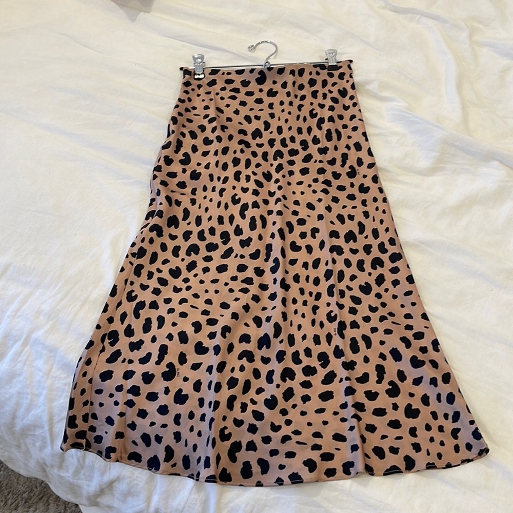 Réalisation par Naomi skirt in print wild things like new, worn a few times